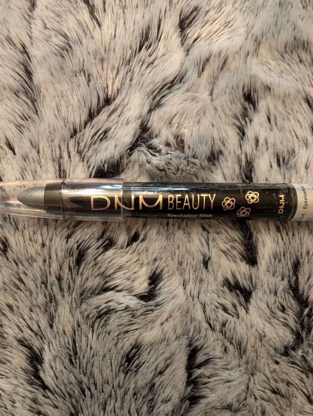 Dazzling Grey Eyeshadow Stick - Silver Grey #02